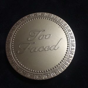 Too faced bronzer